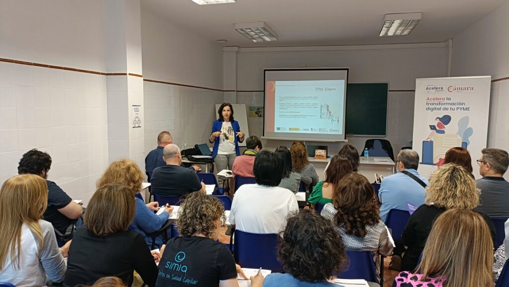 IMG20250508201111 - La Oficina Acelera Pyme de la Cámara guía a pymes y autónomos hacia la nueva normativa de la factura digital y la Ley Antifraude