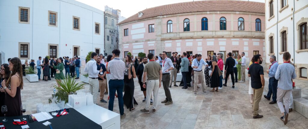 Panoramica Encuentro Verano Club Camara Almeria - El Club Cámara Almería congrega a más de un centenar de asistentes en su encuentro de verano en el MUREC
