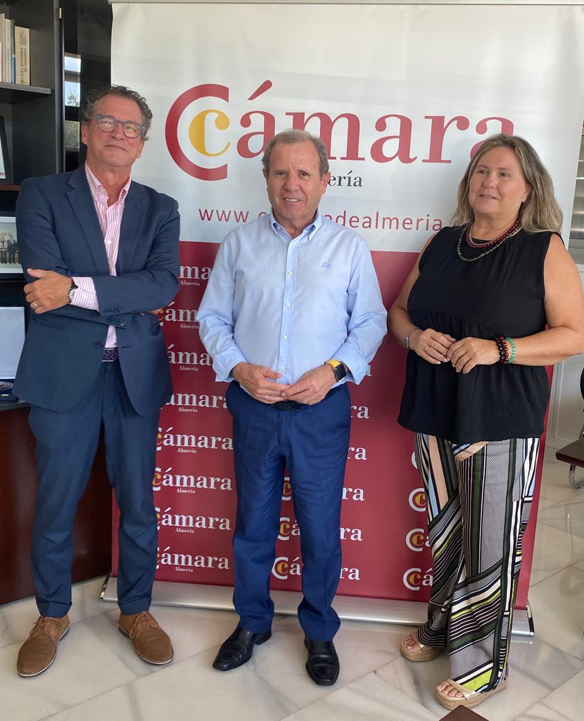Ocean Aquaculture presenta a la Camara su proyecto de cria de seriola - Ocean Aquaculture presenta a la Cámara su proyecto de cría de seriola en los terrenos de la antigua central de Carboneras que encara su fase final tras tres años de tramitación administrativa