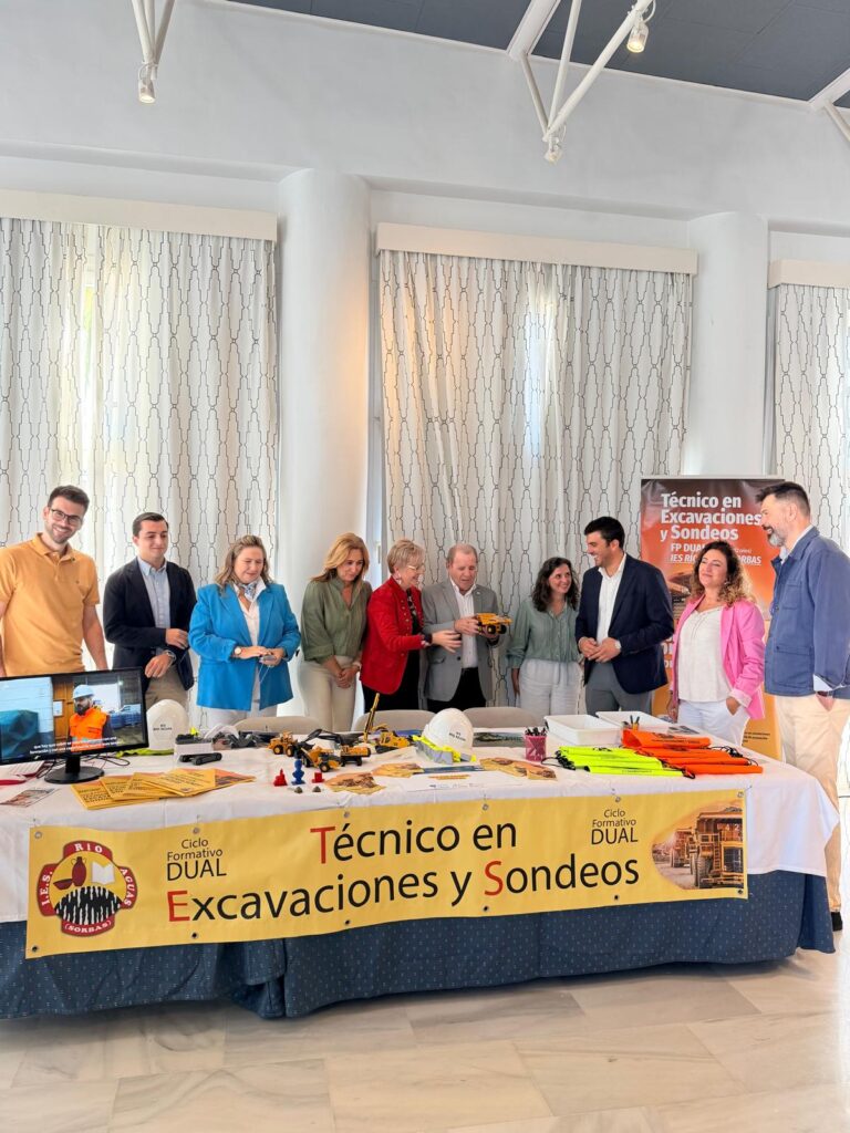 Feria FP Pyme Mojacar 22102026 2 - La Cámara de Almería conecta a pymes, centros de formación y futuros profesionales en la Feria FP Pyme 2026 en Mojácar